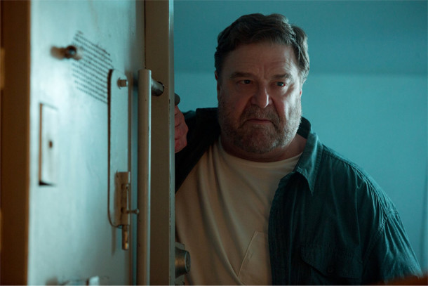 10-cloverfield-lane-dvdb